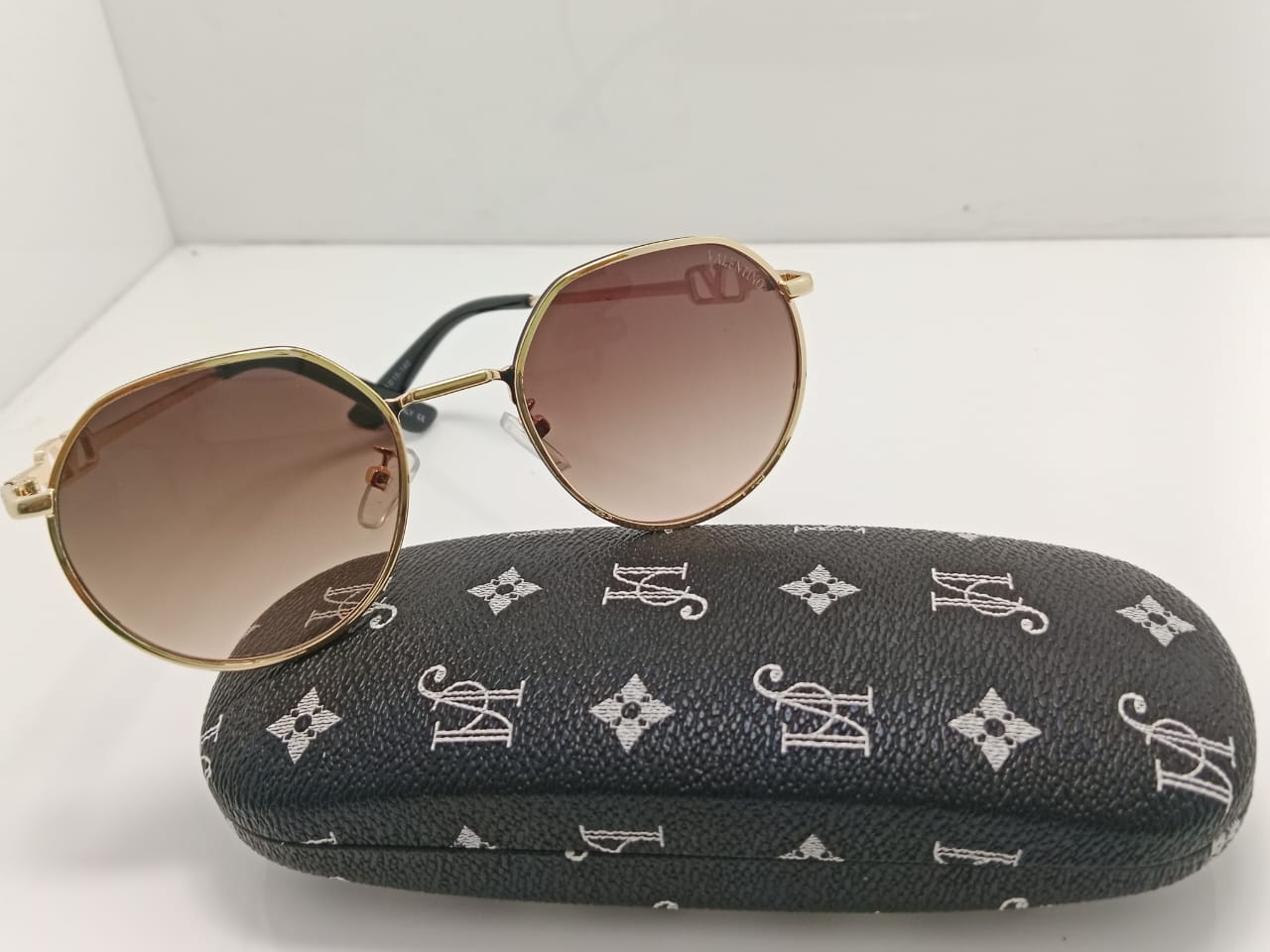 VALENTINO SUN GLASS